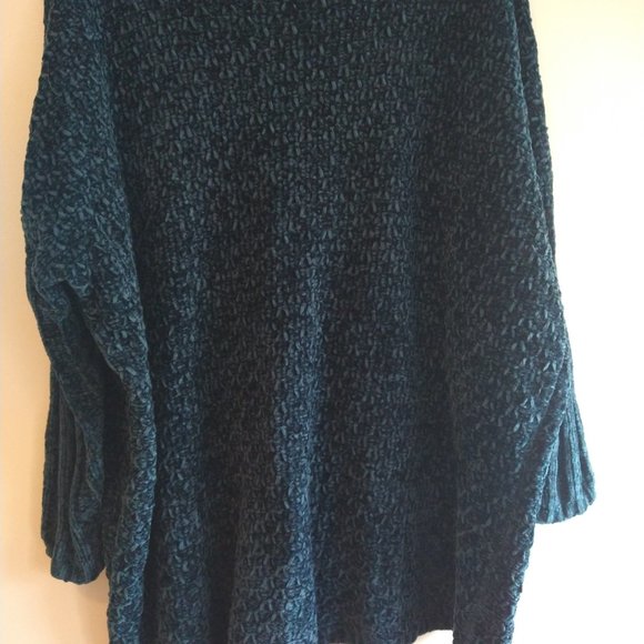 Blue Velvet Sweater - Picture 2 of 4